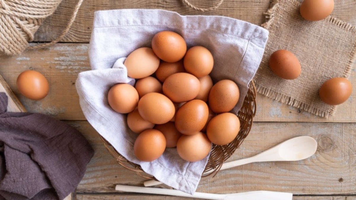 Quét một lớp dầu lên vỏ trứng giúp trứng được bảo quản lâu hơn