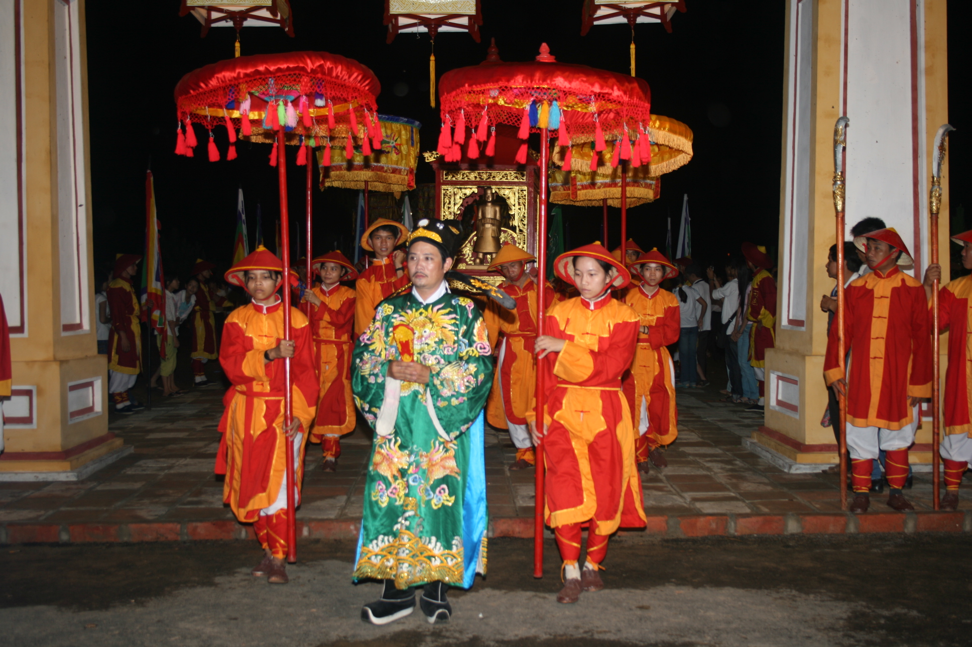 Văn hóa lễ hội ở Huế