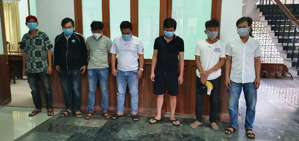 Bảy nghi can tổ chức và cá độ bóng đá qua mạng bị Cơ quan CSĐT Công an tỉnh Phú Yên tạm giữ hình sự